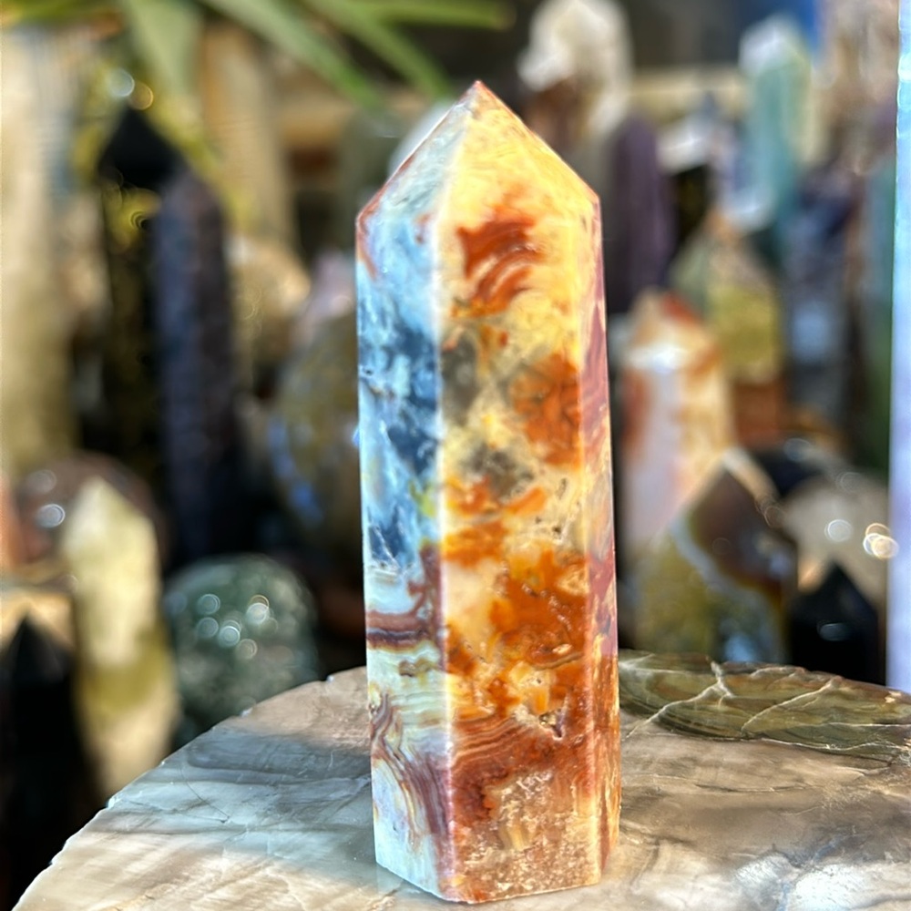 🌸SALE🌸 Crazy Lace Agate Crystal Point!
